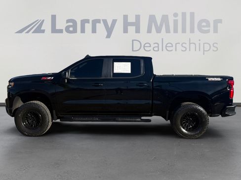 Used 2021 Chevrolet Silverado 1500 LT Trail Boss w/ LPO, Dark Essentials Package AWD/4WD image 2