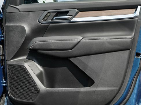 New 2026 GMC Terrain Denali w/ LPO, Floor Liner Package AWD/4WD image 10