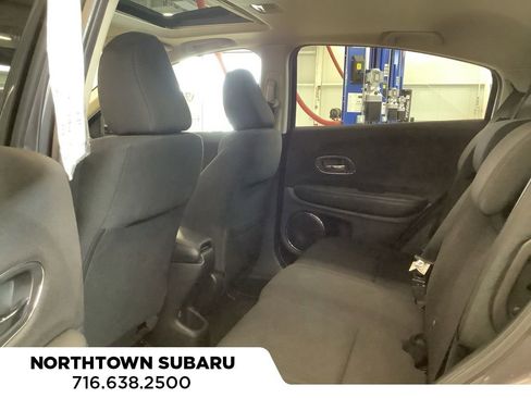 Used 2018 Honda HR-V EX image 12