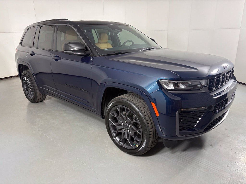 New 2027 Jeep Grand Cherokee Summit w/ Adv Protech Group IV AWD/4WD image 2