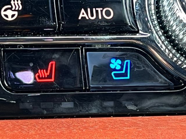 Used 2024 Lincoln Aviator Reserve w/ Equipment Group 201A AWD/4WD image 28