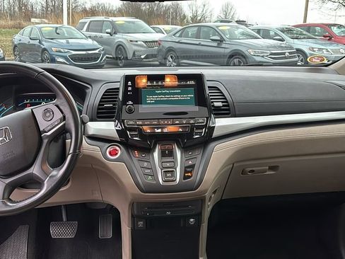 Used 2018 Honda Odyssey Touring image 12