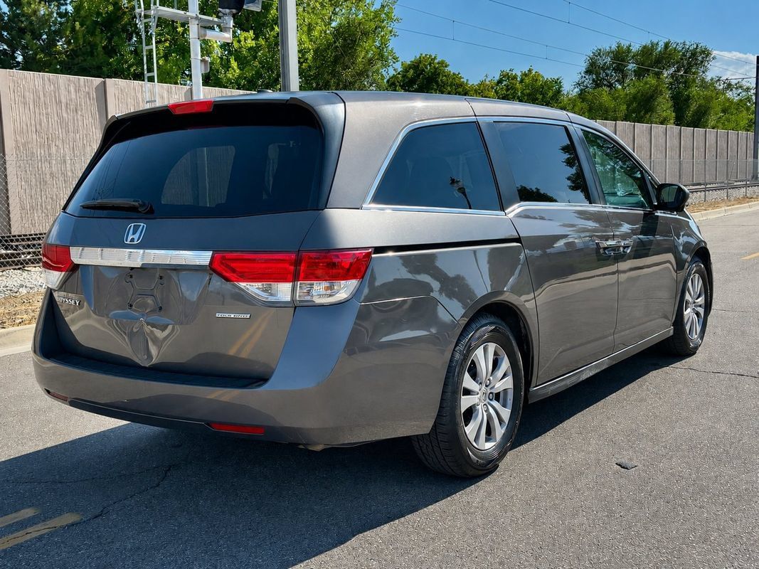 Used 2017 Honda Odyssey SE image 5