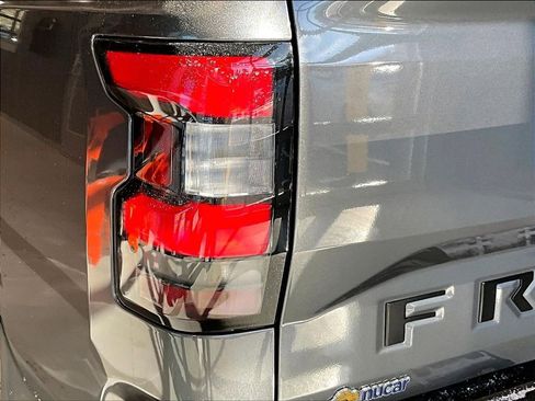 Used 2023 Nissan Frontier SV w/ Midnight Edition Package image 26