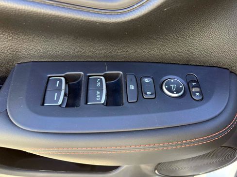 Used 2025 Honda HR-V Sport image 15