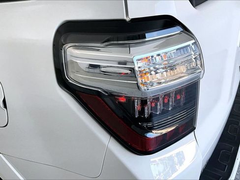 Used 2022 Toyota 4Runner SR5 RWD image 40