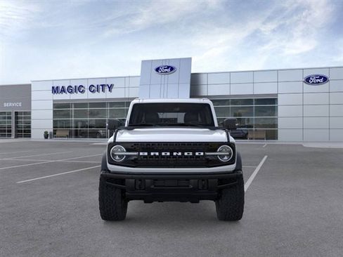 New 2025 Ford Bronco Badlands image 6