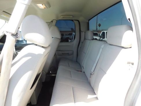 Used 2011 Chevrolet Silverado 2500 LT w/ Interior Plus Package image 11