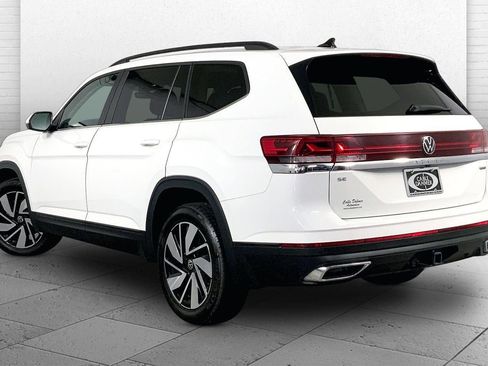 Used 2025 Volkswagen Atlas SE AWD/4WD image 11