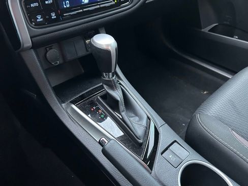 Used 2018 Toyota Corolla LE image 27