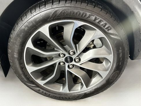 Used 2021 Lincoln Nautilus Reserve w/ Class II Trailer Tow Package image 11