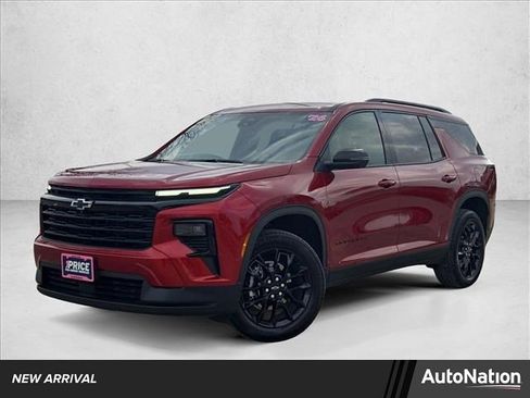 Used 2026 Chevrolet Traverse LT w/ Midnight/Sport Edition image 1