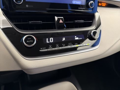 Used 2022 Toyota Corolla LE image 22