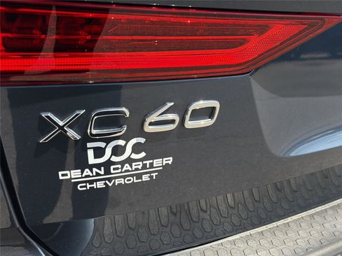Used 2021 Volvo XC60 T5 Momentum w/ Premium Package AWD/4WD image 26