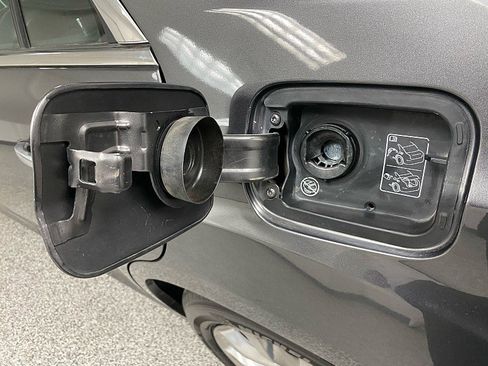 Used 2019 Chrysler 300 Limited image 12