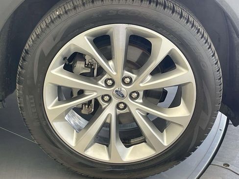 Used 2021 Ford Explorer Platinum w/ Equipment Group 601A AWD/4WD image 14