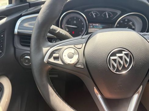 Used 2020 Buick Envision Essence FWD image 6