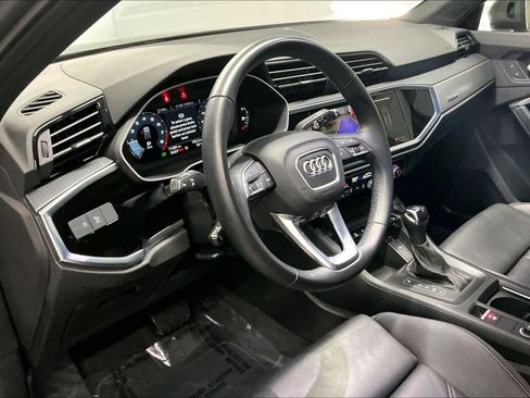 Used 2023 Audi Q3 2.0T Premium w/ Black Optic Sport Package image 16