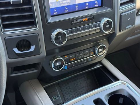 Used 2020 Ford Expedition XLT w/ Equipment Group 202A AWD/4WD image 40