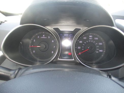 Used 2012 Hyundai Veloster image 26