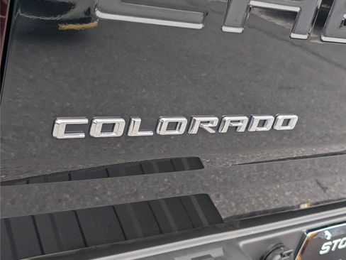 Used 2022 Chevrolet Colorado LT AWD/4WD image 9