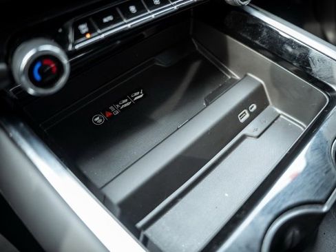 Used 2025 Chevrolet Suburban RST w/ Comfort Package image 24