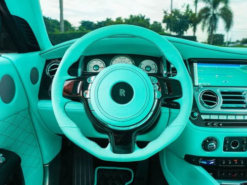 Used 2017 Rolls-Royce Wraith image 20