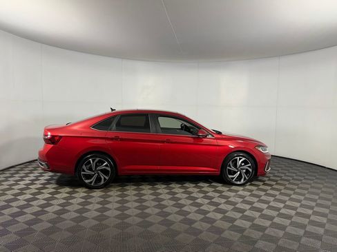 Used 2025 Volkswagen Jetta SEL image 7