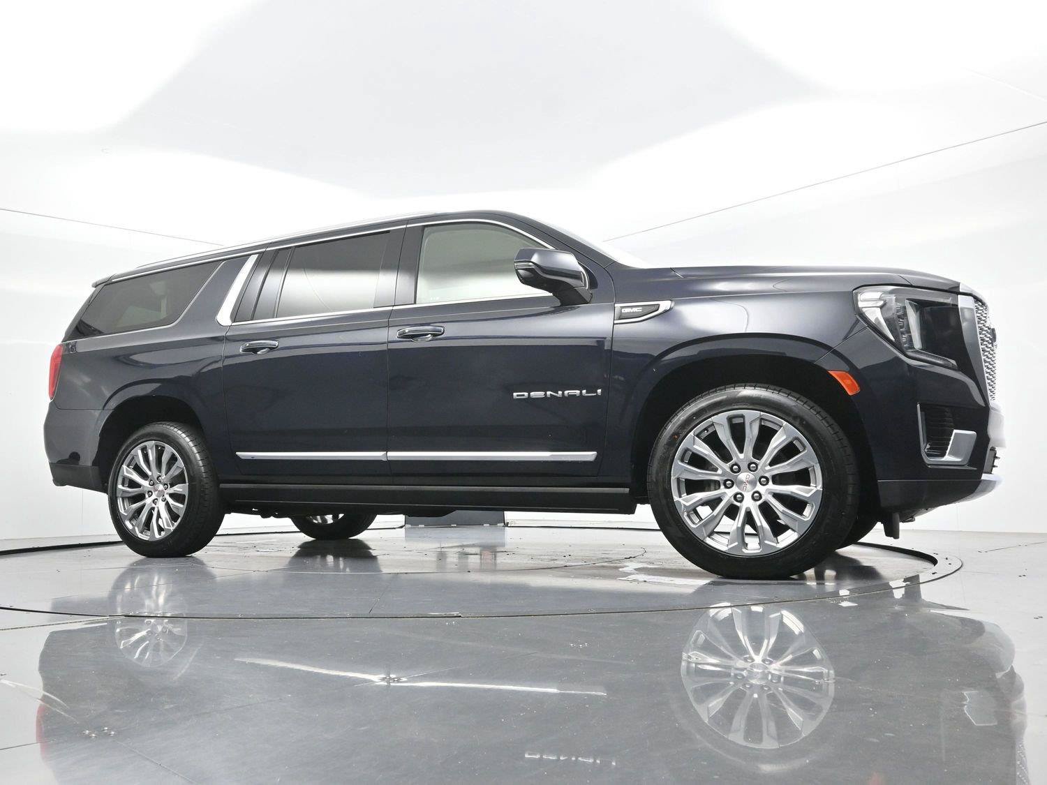 Used 2023 GMC Yukon XL Denali AWD/4WD image 51