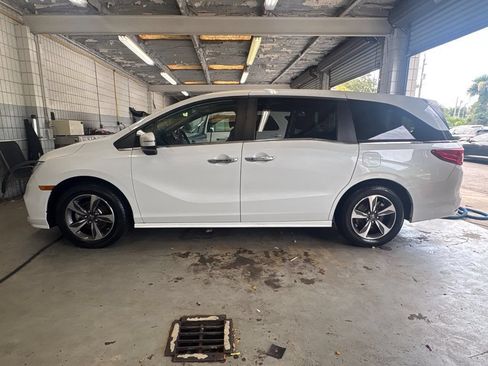 Used 2020 Honda Odyssey Touring image 2