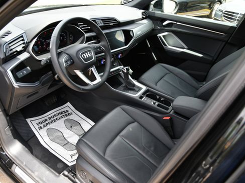 Used 2025 Audi Q3 2.0T Premium image 27