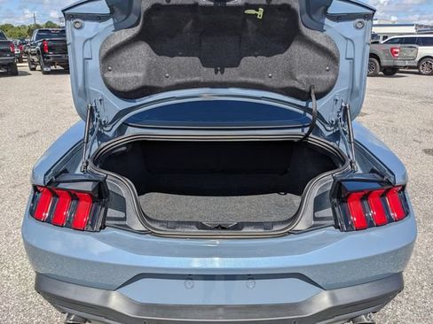 Used 2024 Ford Mustang Coupe RWD image 12