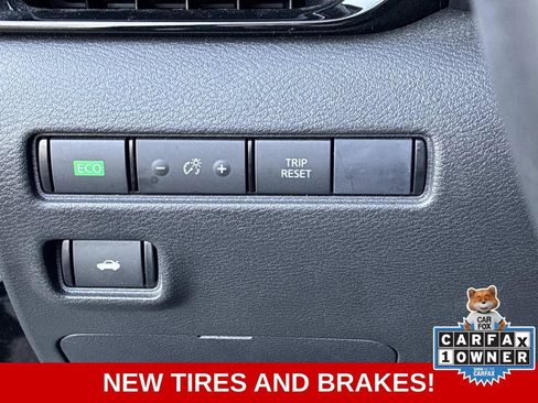 Used 2023 Nissan Sentra SR w/ Electronics Package FWD image 23