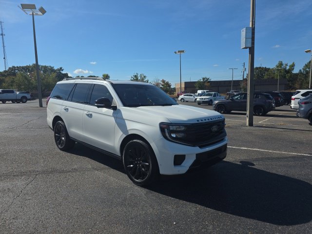 Used 2025 Ford Expedition Platinum w/ Stealth Appearance Package AWD/4WD image 1