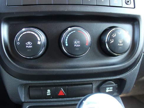 Used 2014 Jeep Compass Sport w/ Power Value Group image 26