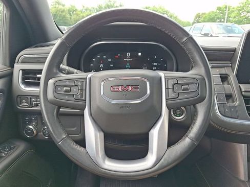 Used 2022 GMC Yukon XL SLT w/ SLT Premium Package AWD/4WD image 11