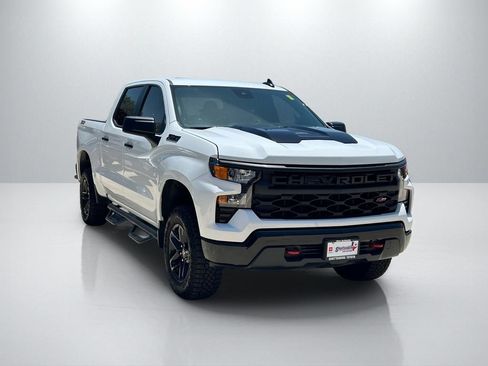 Used 2024 Chevrolet Silverado 1500 Custom Trail Boss w/ LPO, Dark Essentials Package AWD/4WD image 3