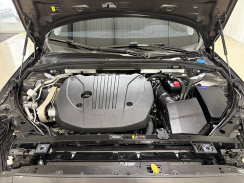 Used 2024 Volvo V60 B5 Cross Country Plus image 33