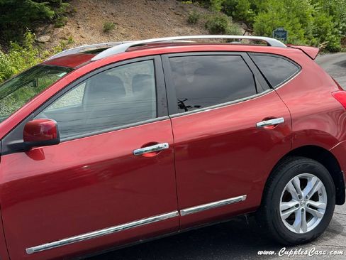 Used 2013 Nissan Rogue SV w/ Premium Pkg AWD/4WD image 30