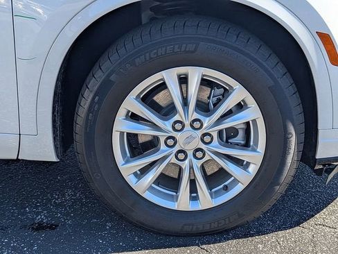 New 2025 Cadillac XT6 Luxury image 11