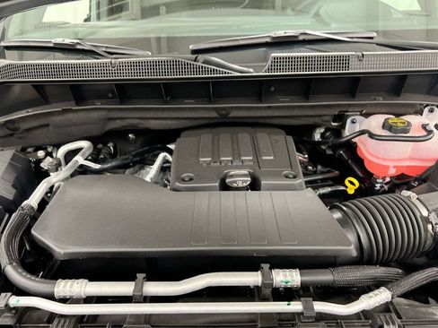 Used 2025 Chevrolet Silverado 1500 LT AWD/4WD image 25