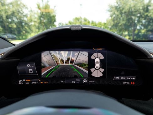 Used 2022 Ferrari Roma RWD image 32