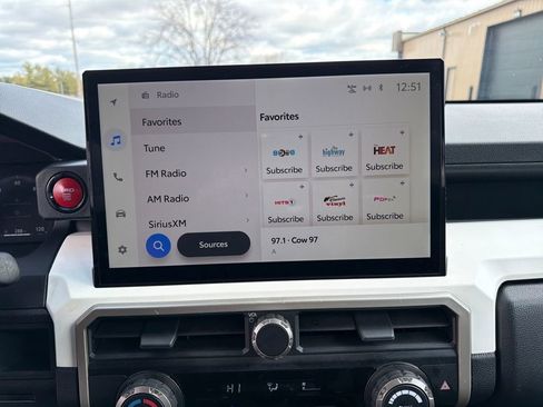 Used 2024 Toyota Tacoma TRD Off-Road image 29