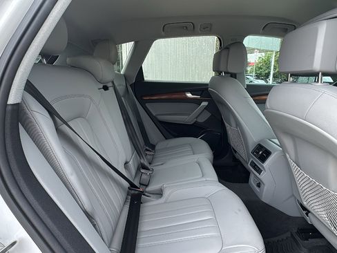 Used 2023 Audi Q5 2.0T Premium w/ Convenience Package AWD/4WD image 23