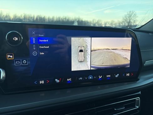 New 2025 Chevrolet Traverse LT w/ Midnight/Sport Edition image 26