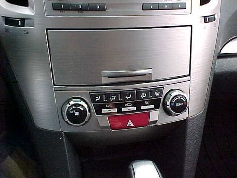 Used 2014 Subaru Legacy 2.5i Premium image 28