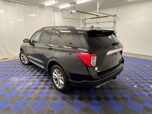 Used 2024 Ford Explorer XLT w/ Equipment Group 202A image 10