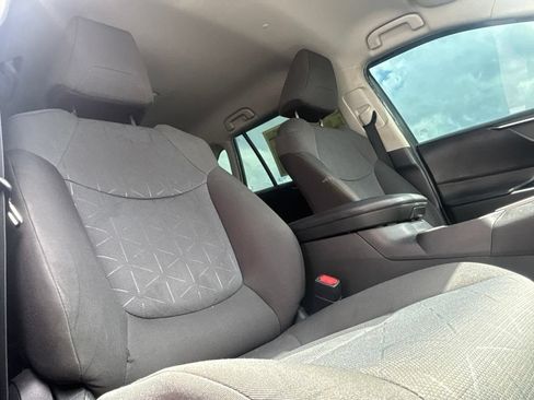 Used 2020 Toyota RAV4 XLE FWD image 26