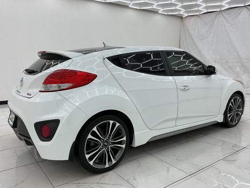 Used 2016 Hyundai Veloster Turbo FWD image 12