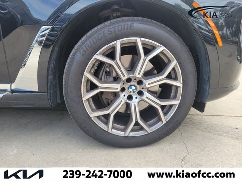 Used 2026 BMW X7 xDrive40i AWD/4WD image 9
